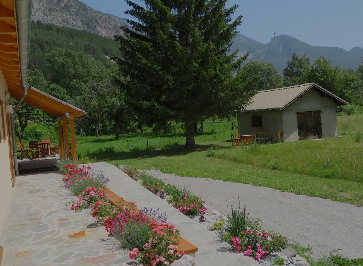 Chambres D'Hotes La Pierre D'Oran LʼArgentière-la-Bessée Exterior foto